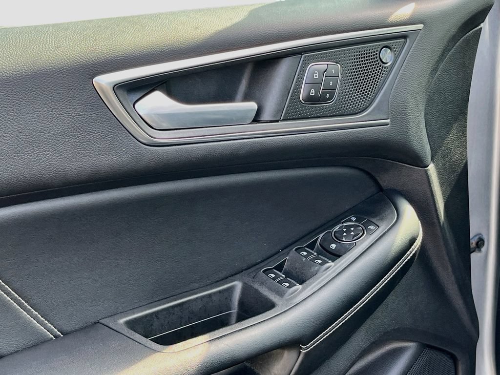 Used 2022 Ford Edge ST AWD/4WD image 17