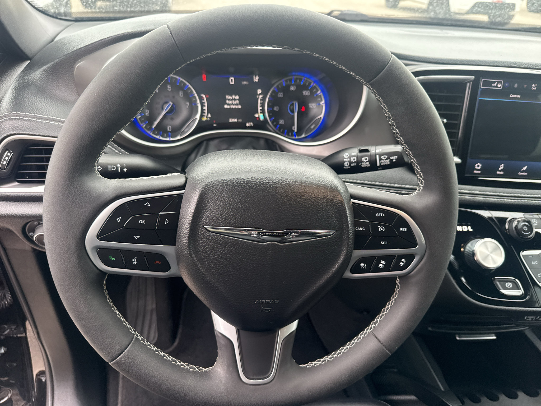 Used 2025 Chrysler Pacifica Select FWD image 5