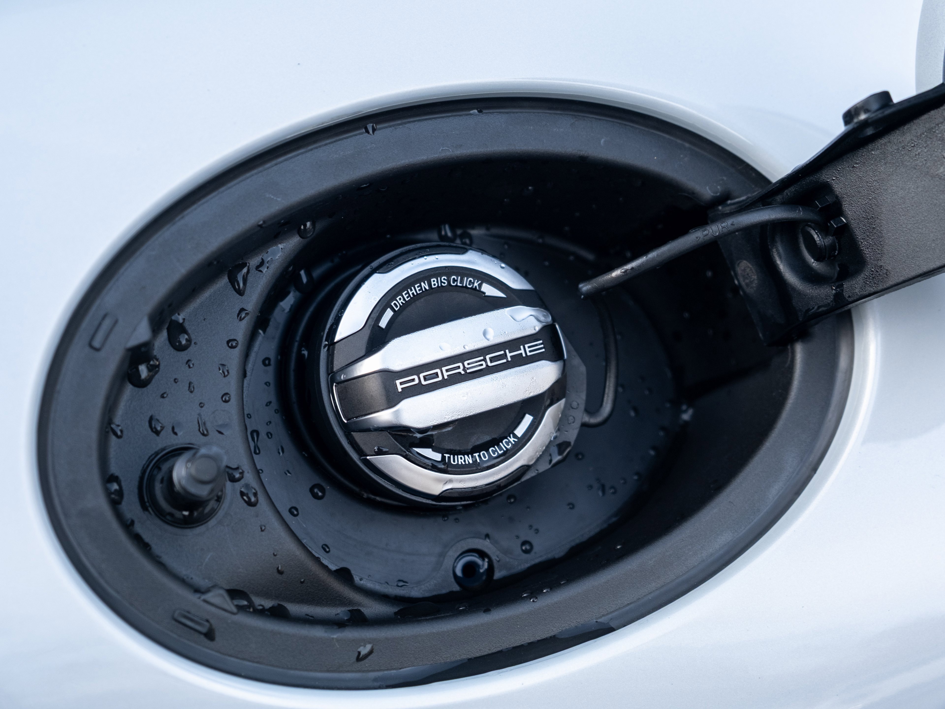 Certified 2025 Porsche 911 Carrera image 38