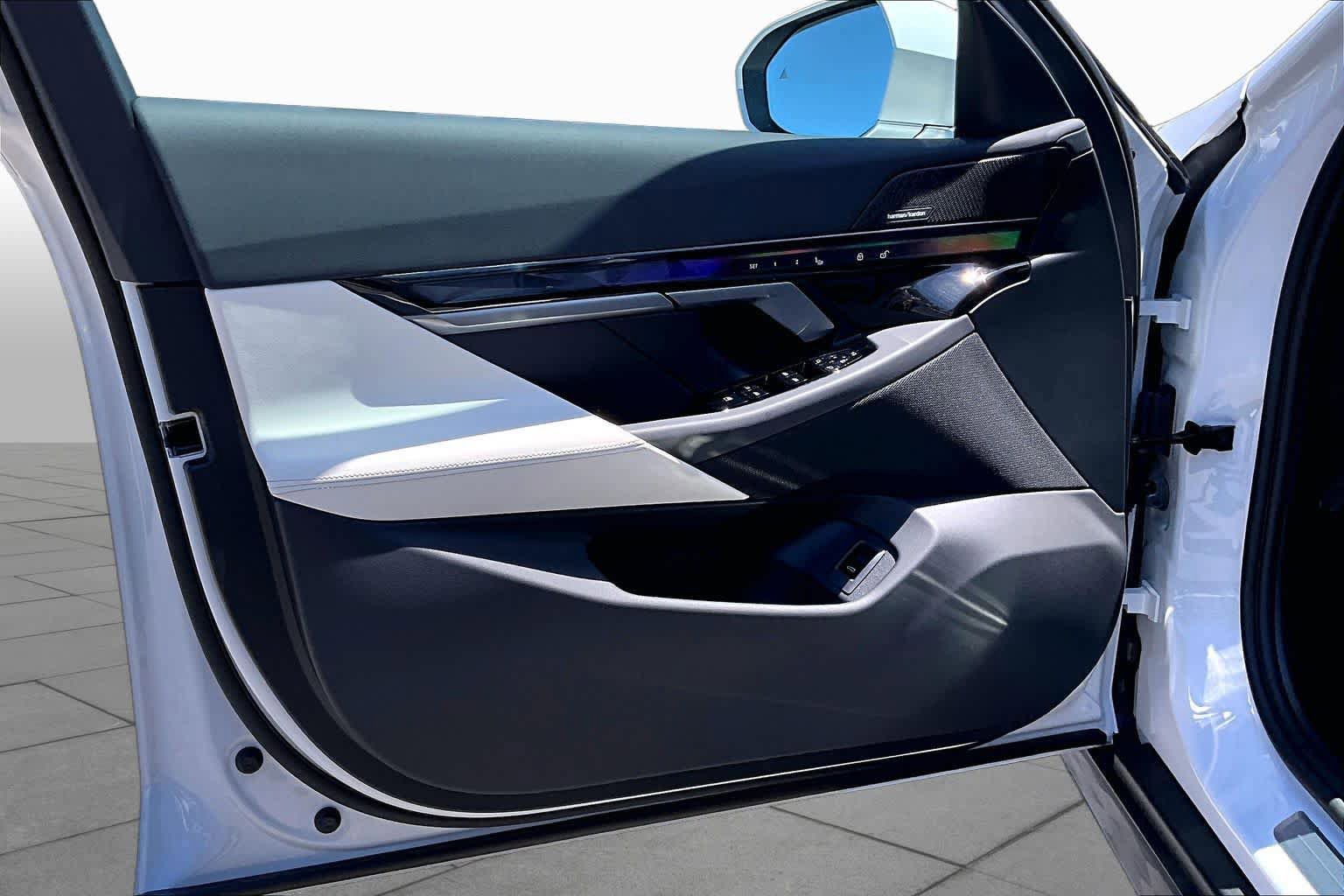 New 2027 BMW 530i RWD image 10