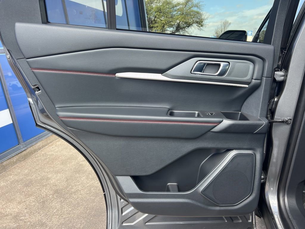 New 2026 Ford Explorer ST-Line w/ ST-Line Street Pack image 10