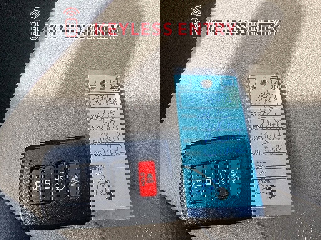 Used 2015 Toyota RAV4 Limited w/ Technology Package image 37