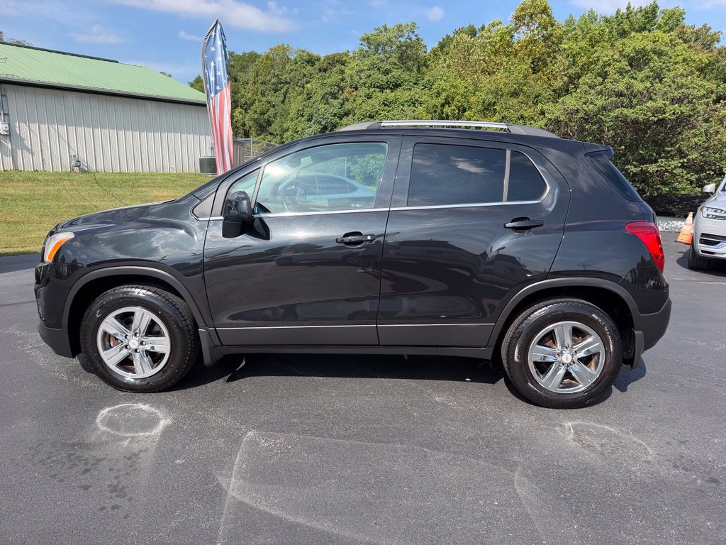 Used 2016 Chevrolet Trax LT w/ LT Convenience Package AWD/4WD image 8