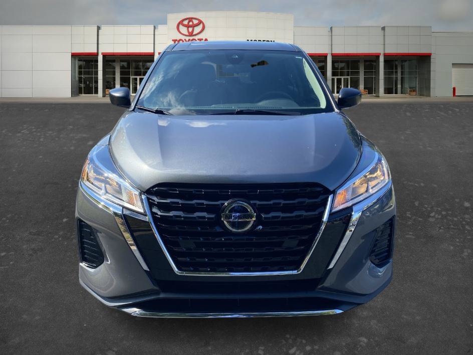 Used 2021 Nissan Kicks S FWD image 2