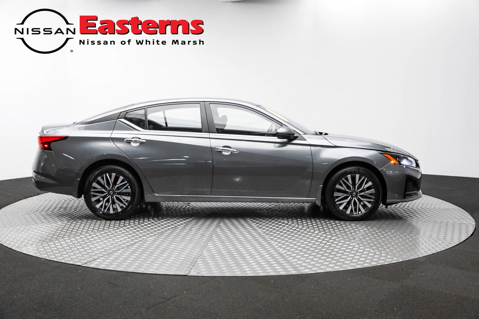 Used 2024 Nissan Altima 2.5 SV w/ SV Premium Package image 6