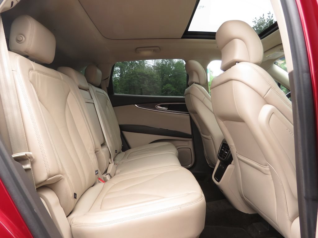Used 2016 Lincoln MKX Reserve w/ Driver Assistance Package AWD/4WD image 16