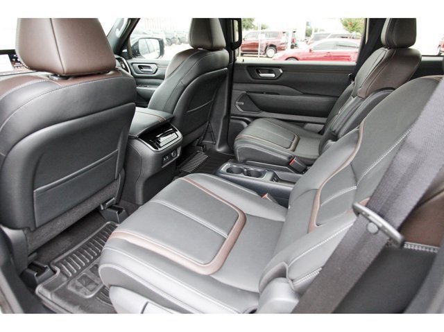 New 2026 Nissan Armada SL w/ Captain's Chari Seat Package AWD/4WD image 12