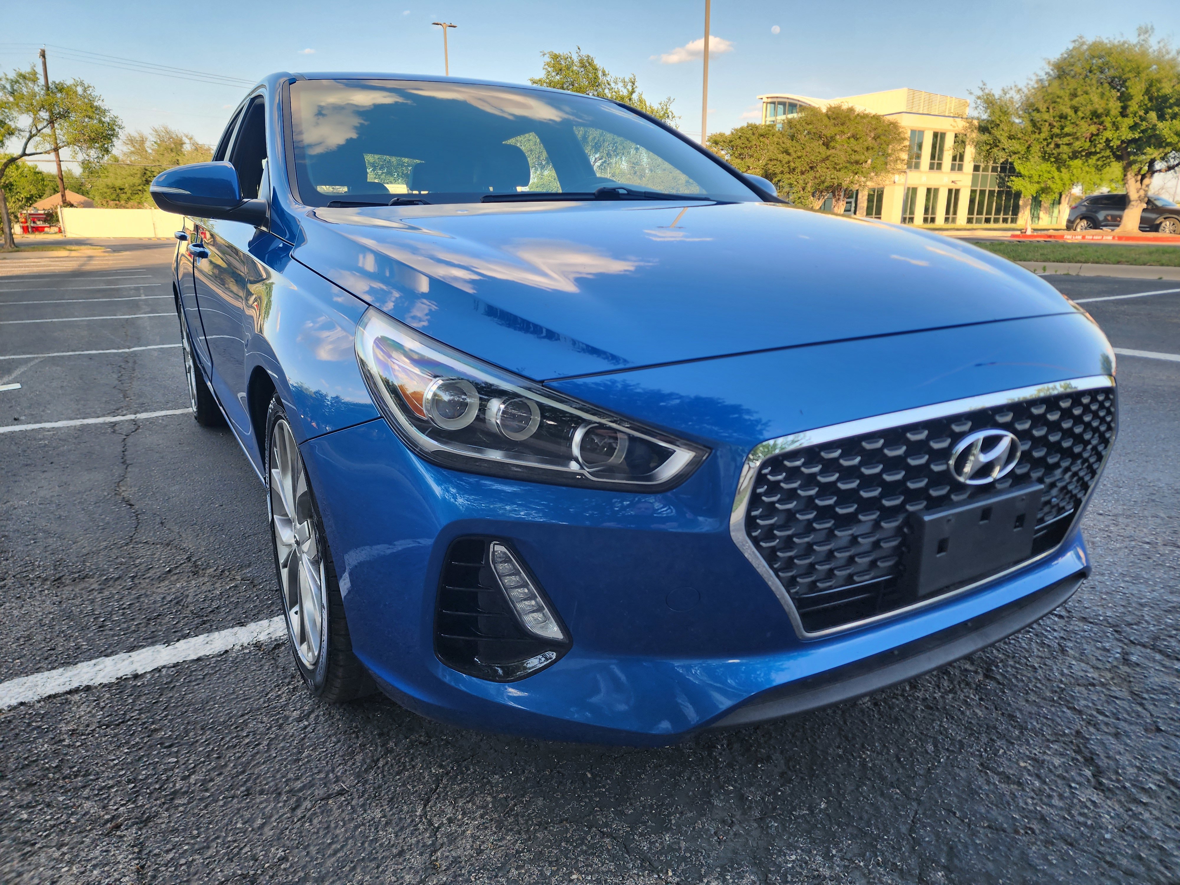 Used 2018 Hyundai Elantra GT Sport image 1