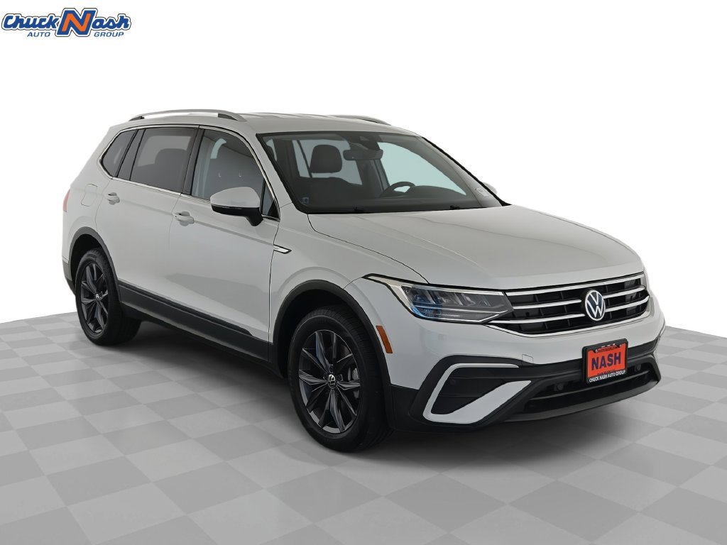 Used 2022 Volkswagen Tiguan SE FWD image 1