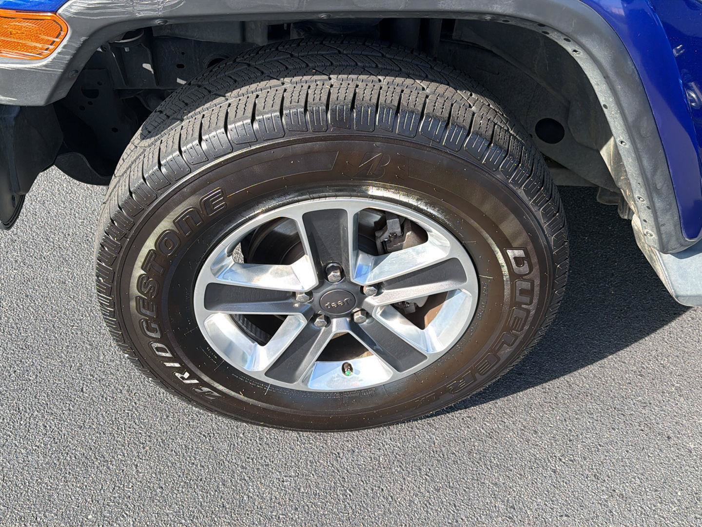 Used 2018 Jeep Wrangler Unlimited Sahara AWD/4WD image 34