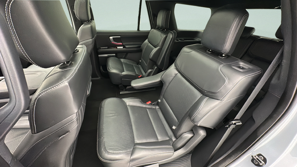 Used 2025 Ford Expedition Platinum w/ Stealth Appearance Package AWD/4WD image 9