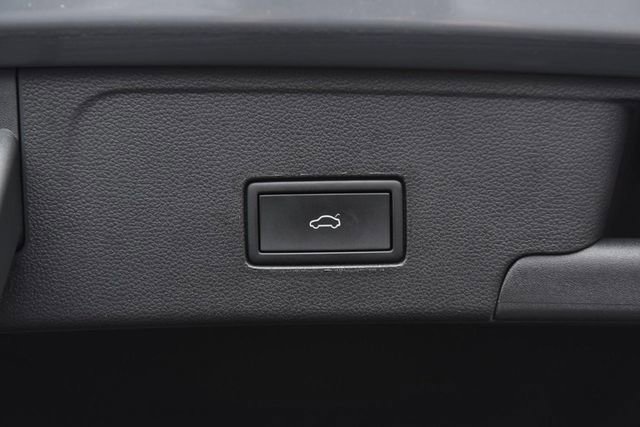 Certified 2023 Volkswagen Atlas Cross Sport SE w/ Panoramic Sunroof Package image 26