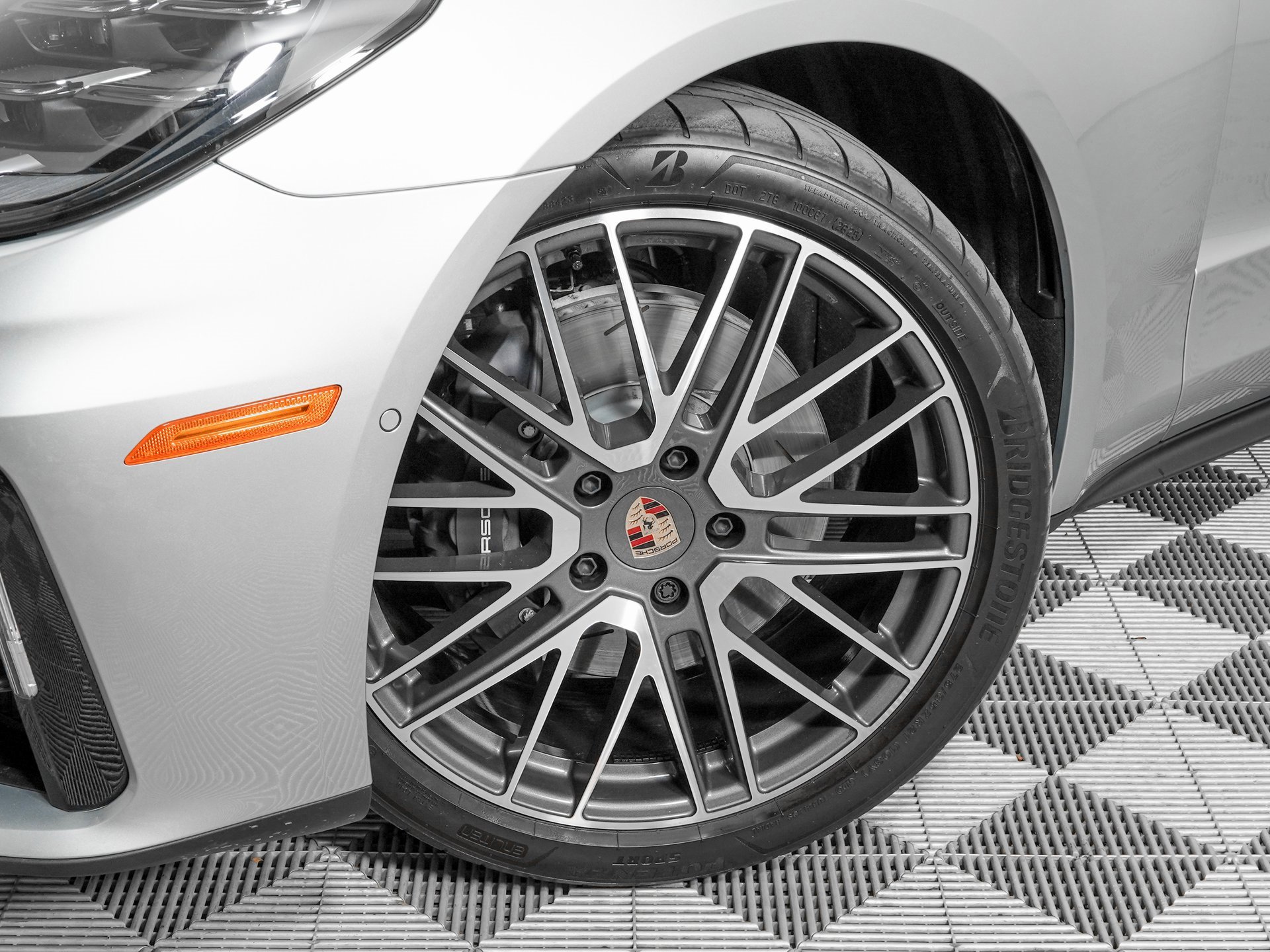 Used 2026 Porsche Panamera image 31