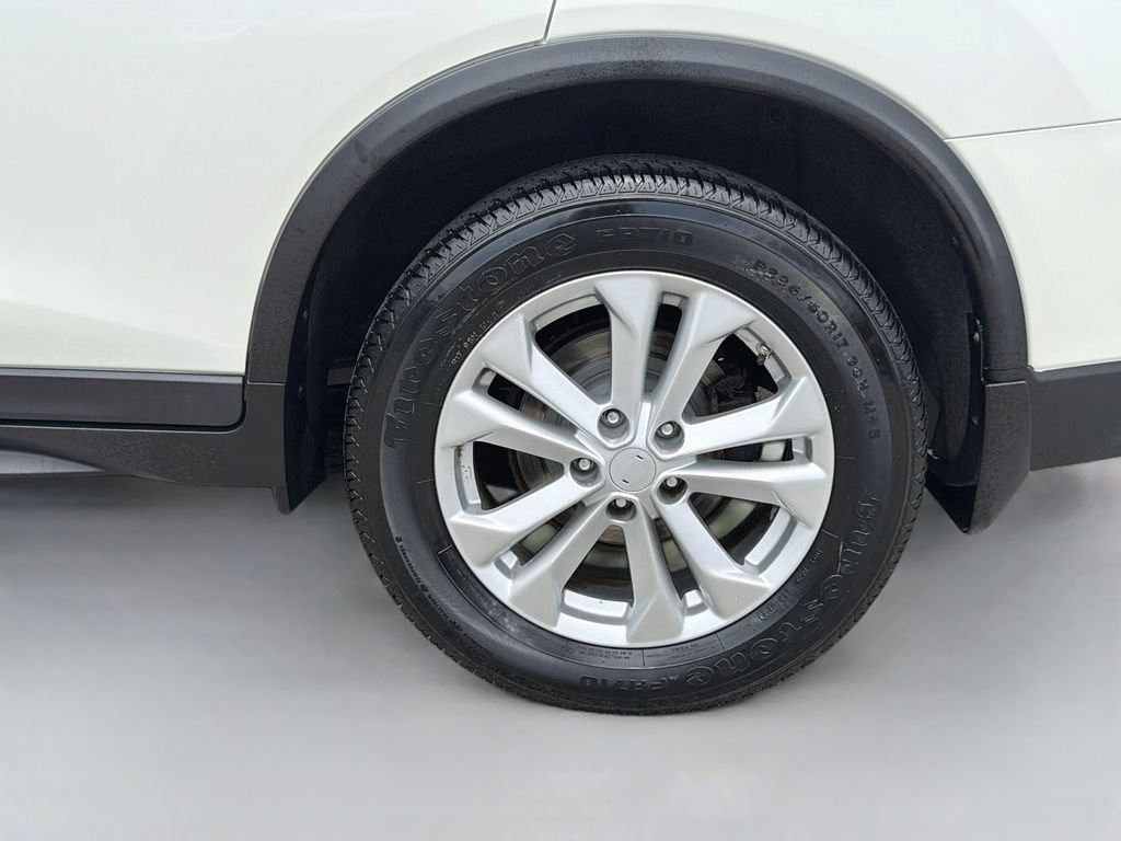 Used 2017 Nissan Rogue SV FWD image 32