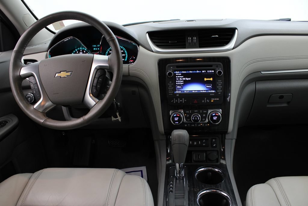 Used 2017 Chevrolet Traverse Premier FWD image 9