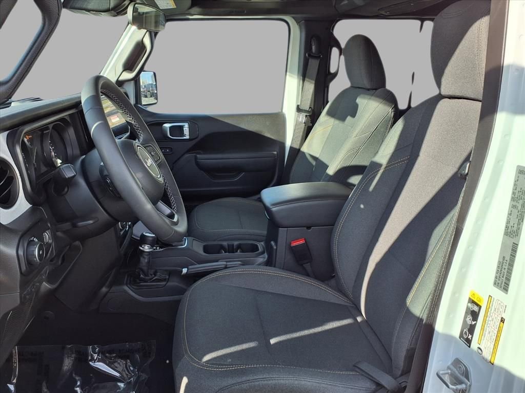 Used 2025 Jeep Wrangler Sport S image 19