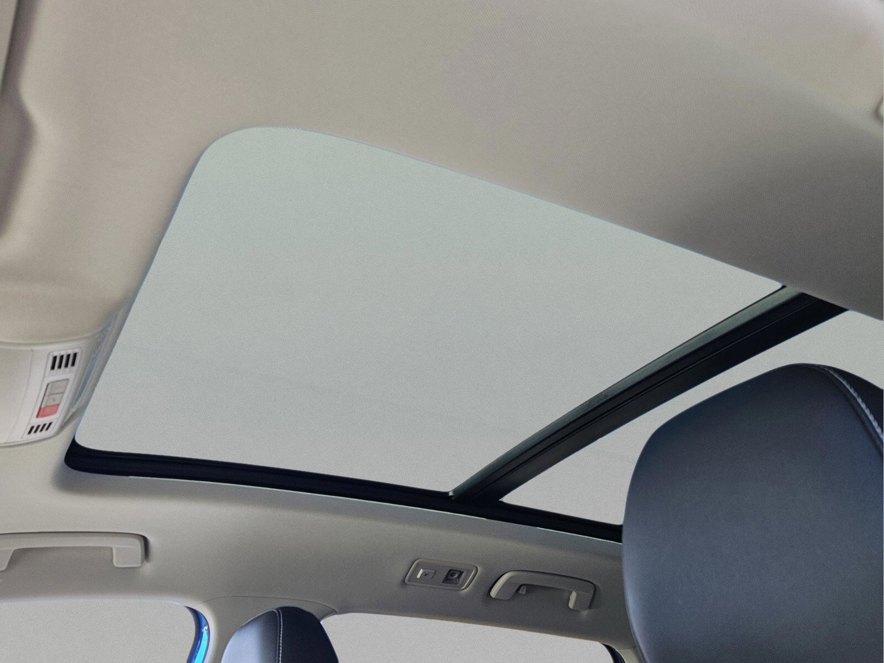 Used 2022 Volkswagen Taos SE w/ Panoramic Sunroof Package image 18