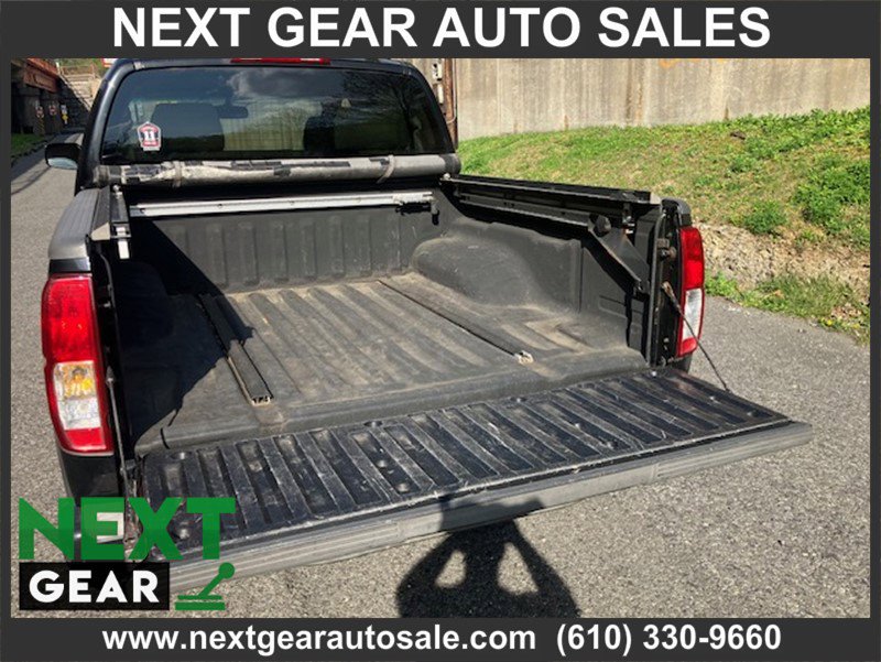 Used 2008 Nissan Frontier LE AWD/4WD image 5