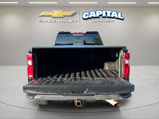 Used 2022 Chevrolet Silverado 2500 LTZ w/ LTZ Convenience Package AWD/4WD image 11