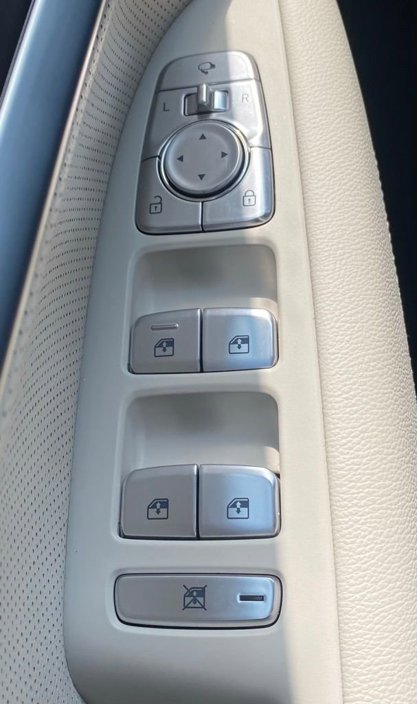 Used 2025 Genesis G70 3.3T Advanced image 26