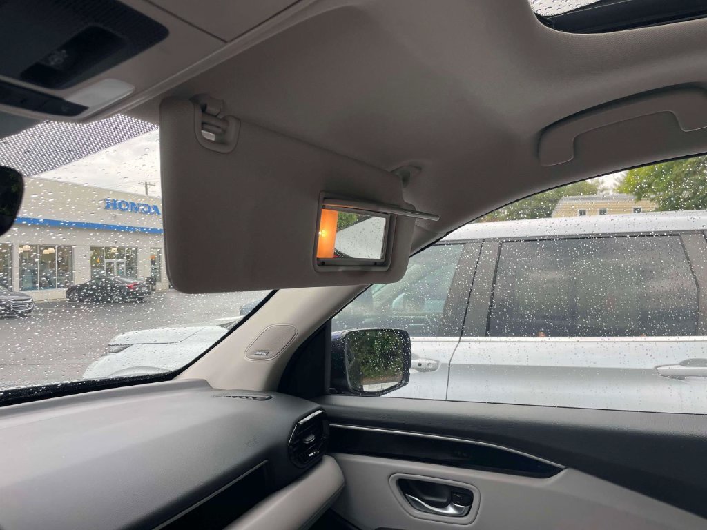 Used 2023 Honda Pilot Touring image 34