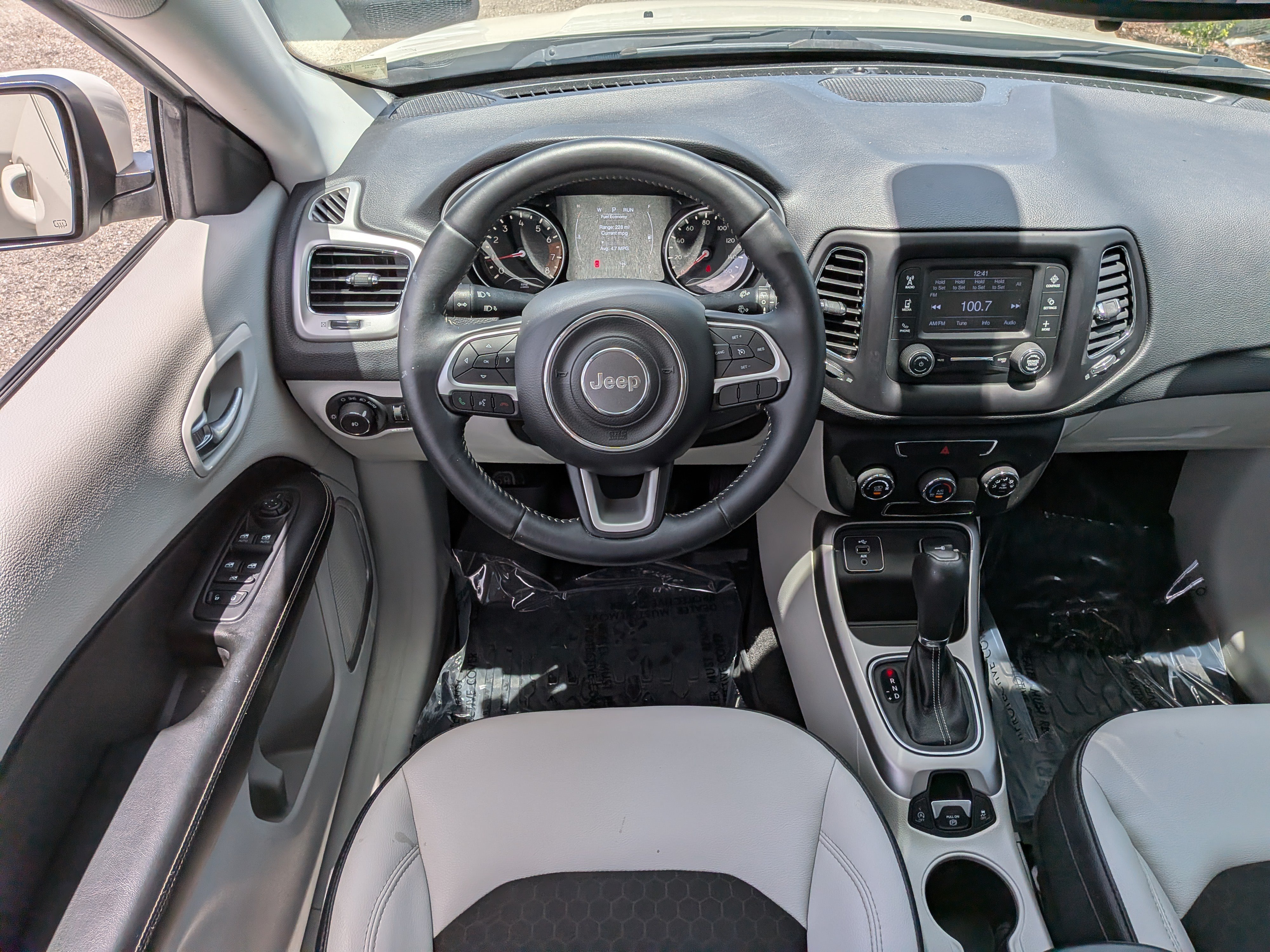 Used 2018 Jeep Compass Latitude FWD image 18