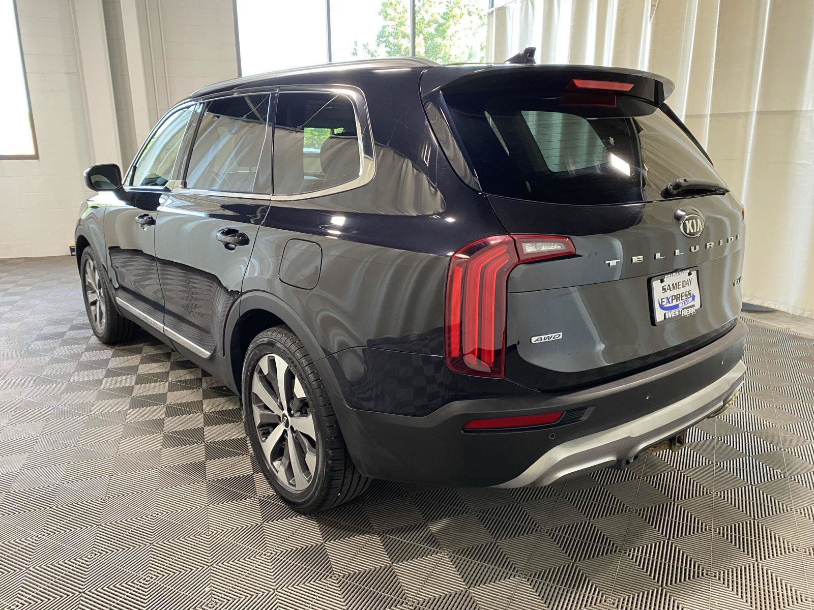 Used 2021 Kia Telluride EX w/ EX Premium Package AWD/4WD image 5