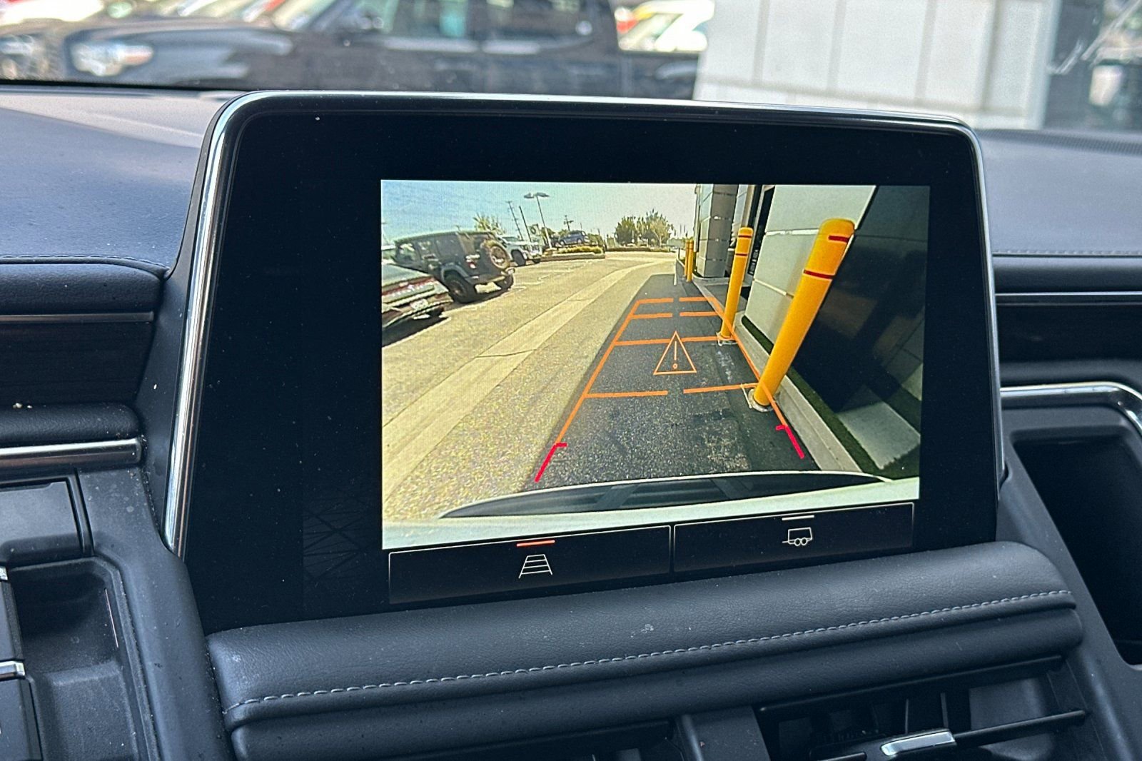 Used 2022 GMC Yukon SLE image 28