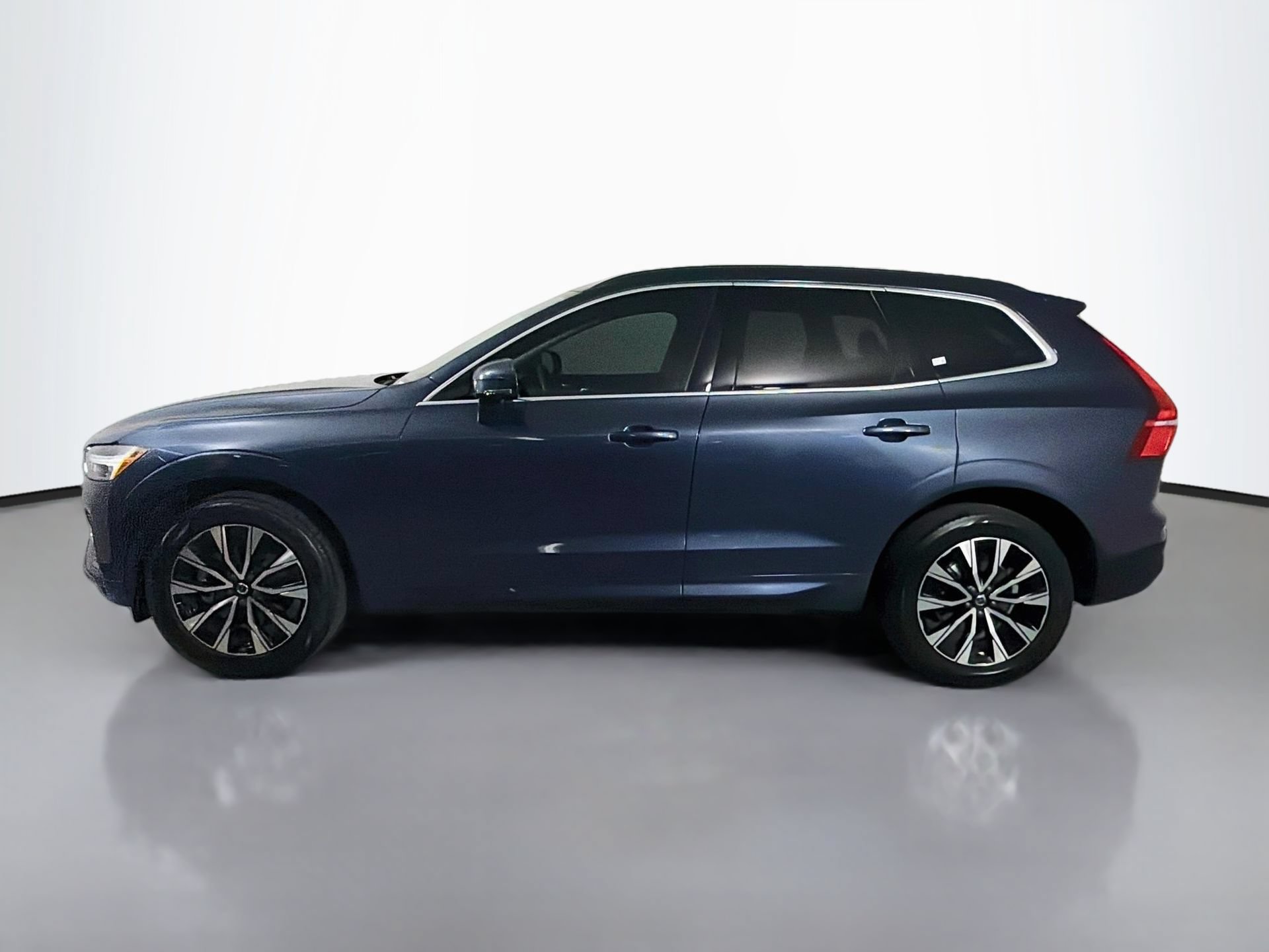 Certified 2023 Volvo XC60 B5 Core w/ Protection Package Premier FWD image 9