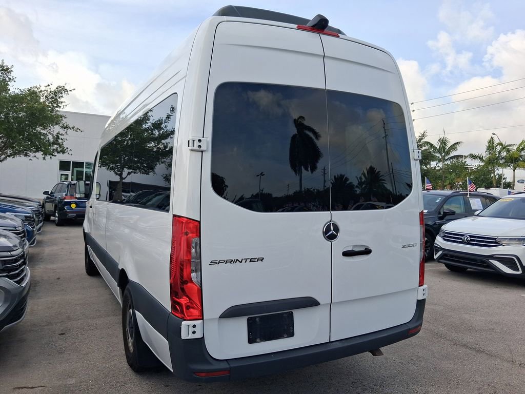 Used 2025 Mercedes-Benz Sprinter 2500 image 9