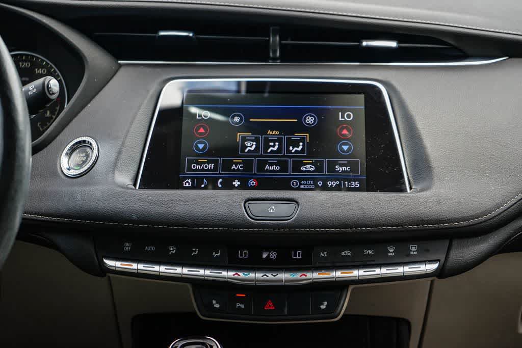 Used 2023 Cadillac XT4 Luxury w/ Cold Weather Package FWD image 14