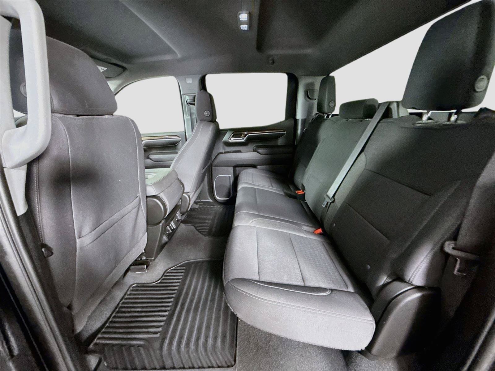 Used 2023 Chevrolet Silverado 1500 LT AWD/4WD image 17
