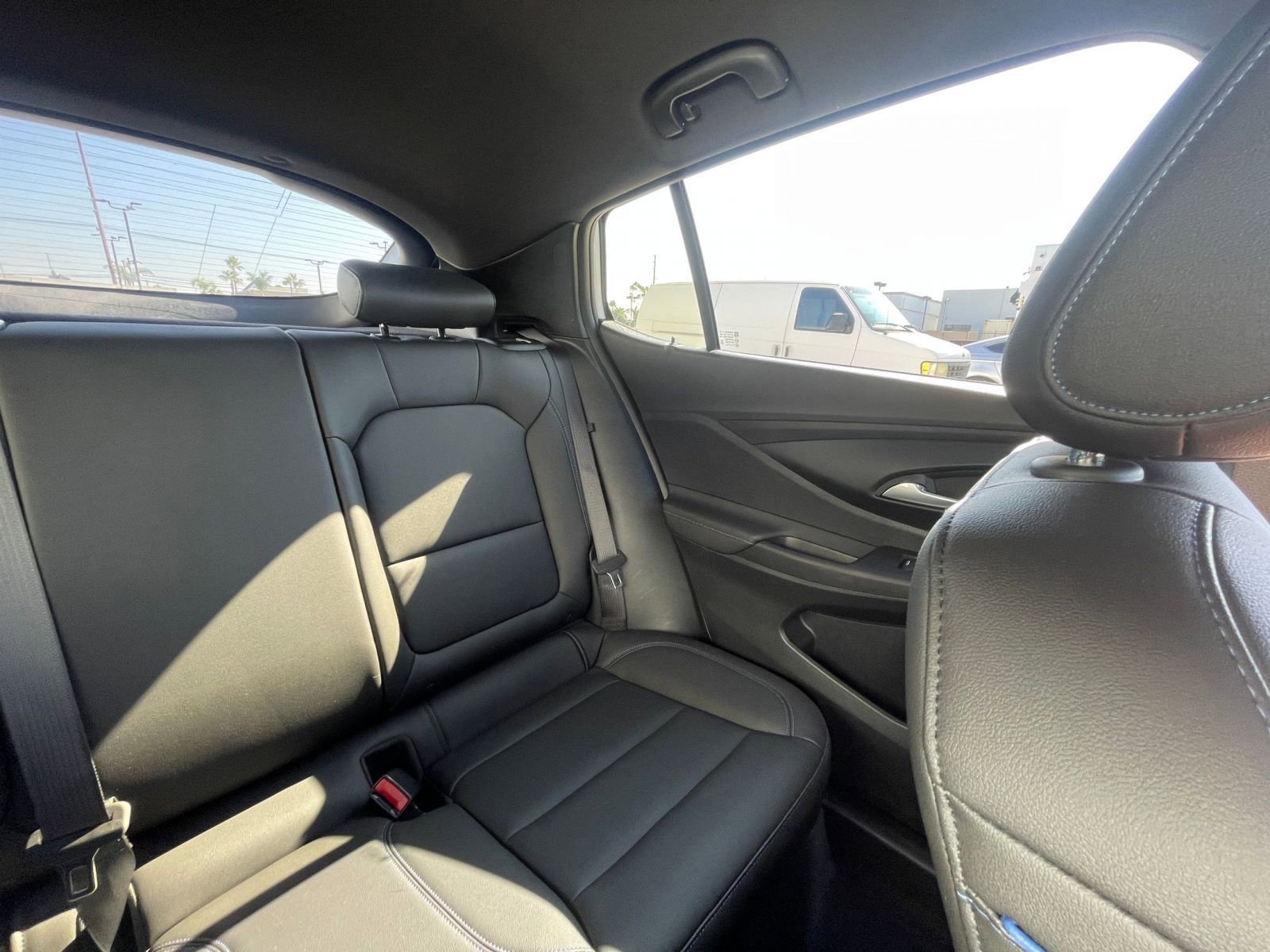 Used 2025 Buick Envista Sport Touring image 37