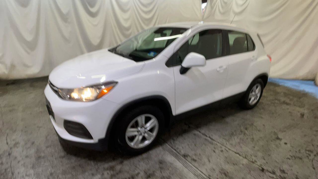 Used 2019 Chevrolet Trax LS FWD image 4