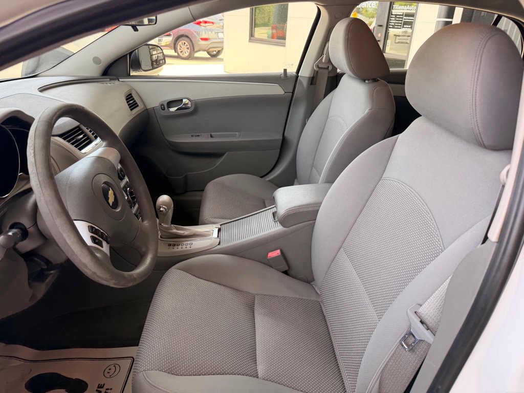 Used 2010 Chevrolet Malibu LS FWD image 10