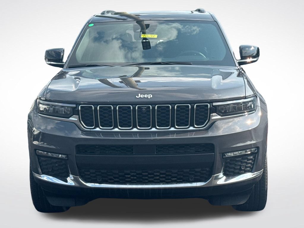 Used 2024 Jeep Grand Cherokee L Limited w/ Luxury Tech Group II AWD/4WD image 3