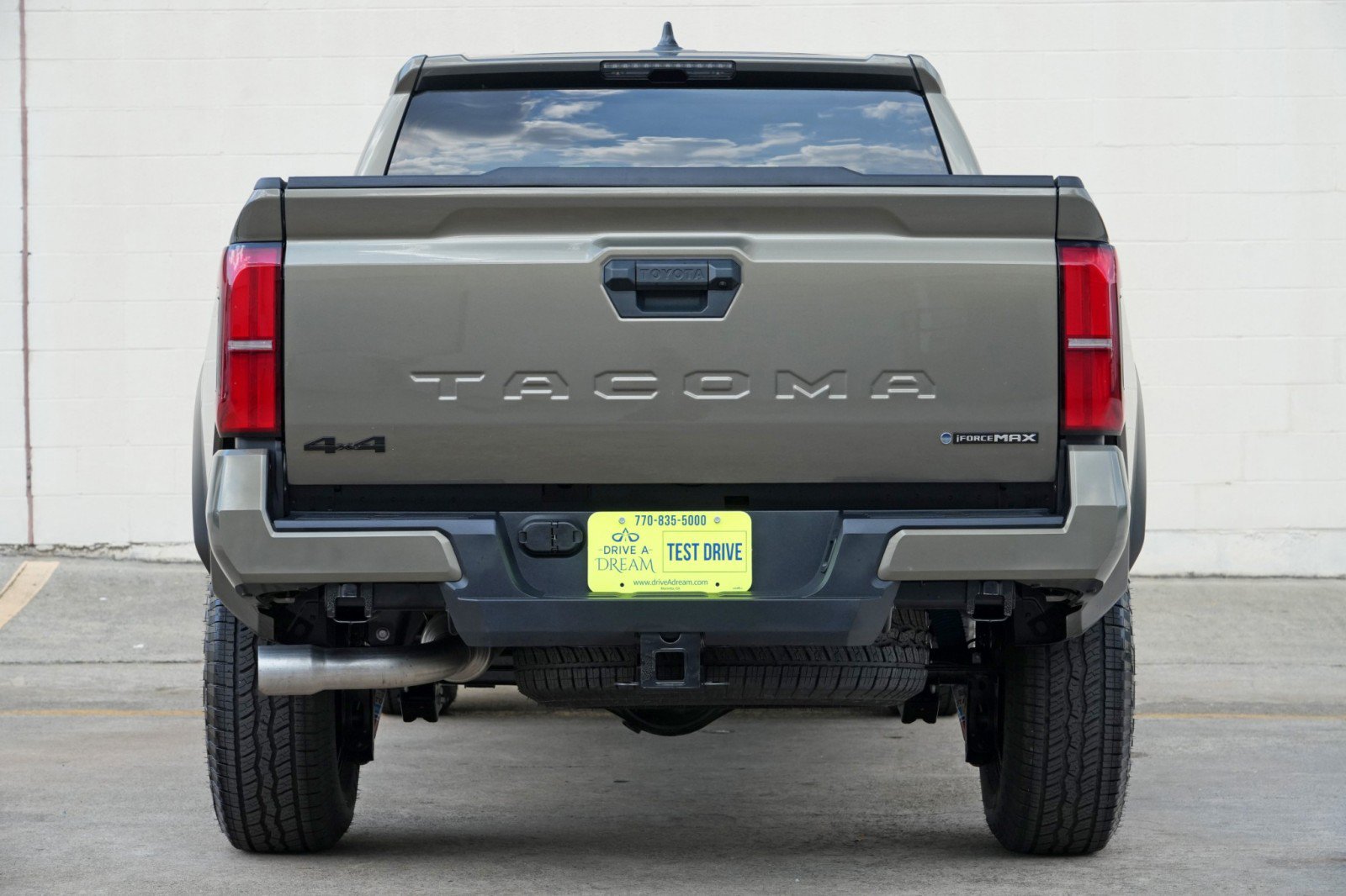Used 2025 Toyota Tacoma TRD Off-Road AWD/4WD image 11