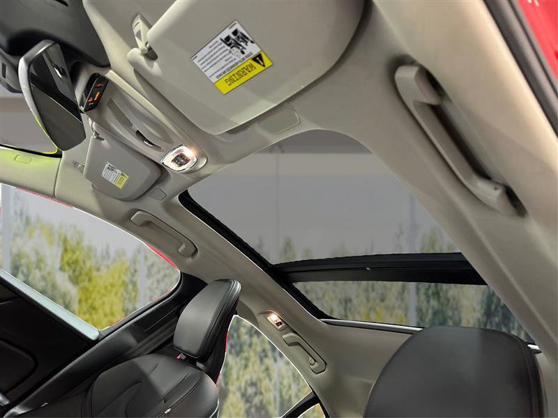 Used 2022 Volvo S60 T8 R-Design Expression image 19