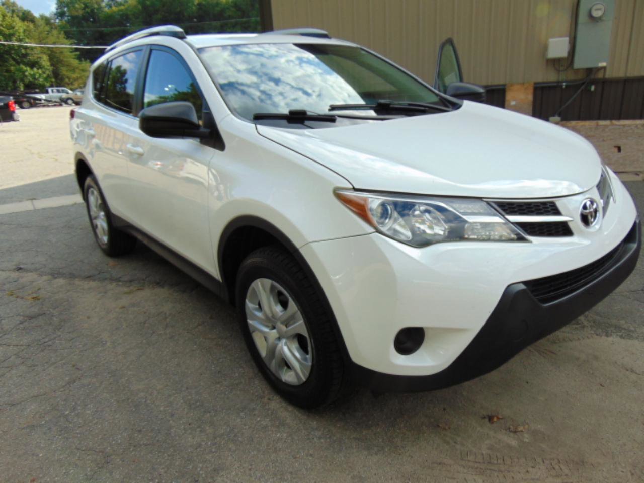 Used 2014 Toyota RAV4 LE FWD image 16