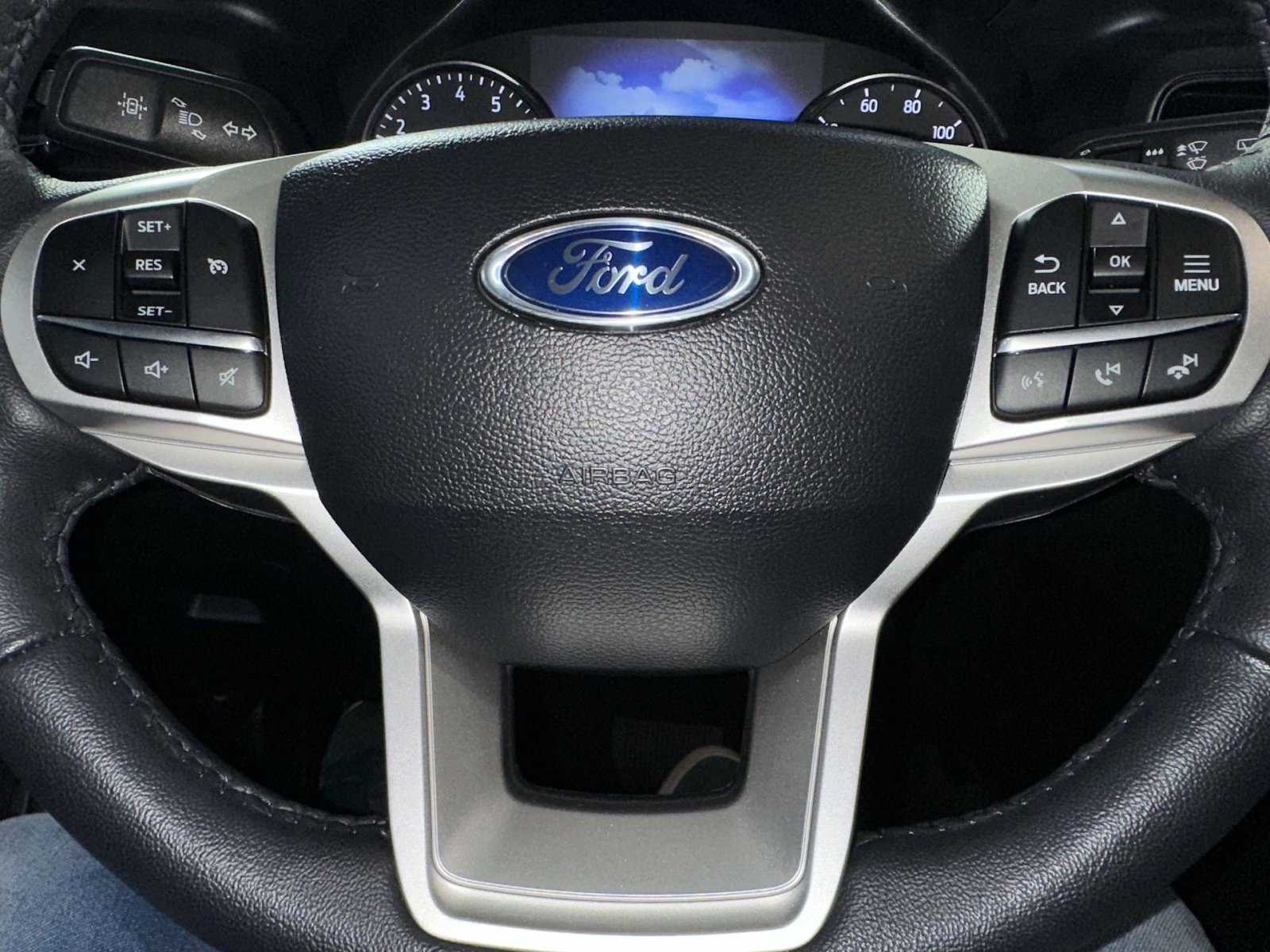 Used 2024 Ford Explorer XLT w/ Class IV Trailer Tow Package image 19