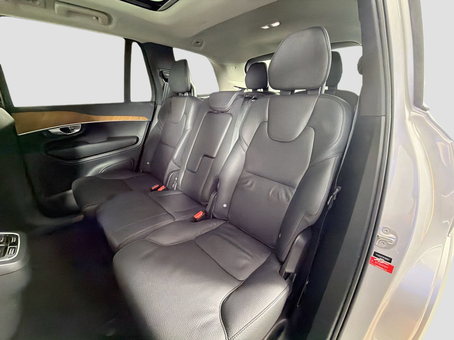 Used 2024 Volvo XC90 B6 Plus AWD/4WD image 25