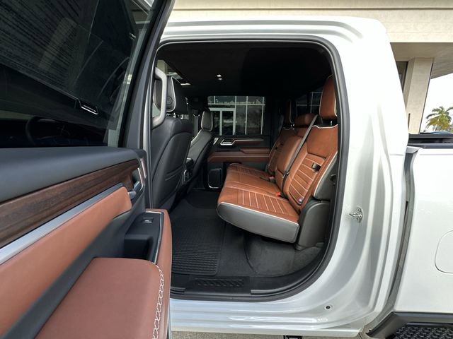 Used 2025 GMC Sierra 2500 Denali Ultimate image 31