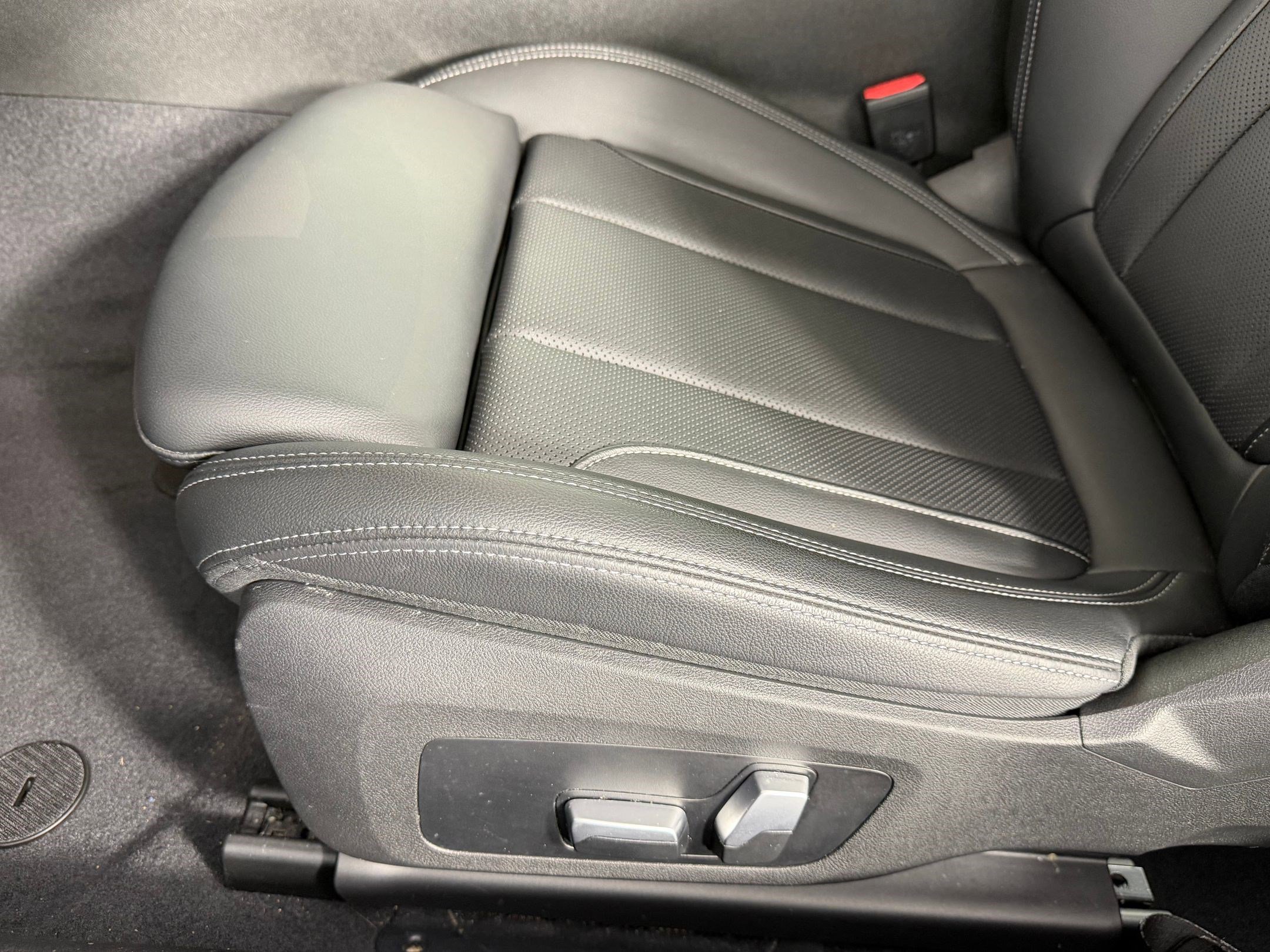 Used 2023 BMW 230i 230i w/ M Sport Package image 13