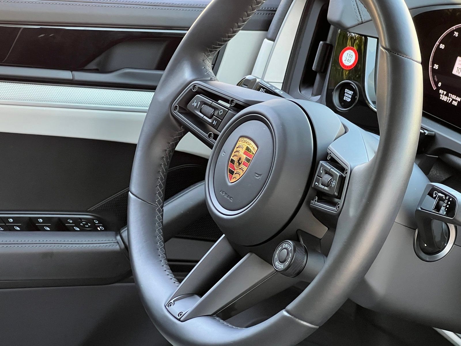 Certified 2024 Porsche Cayenne S AWD/4WD image 39