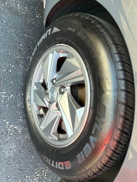 Used 2024 Hyundai Elantra SE FWD image 18