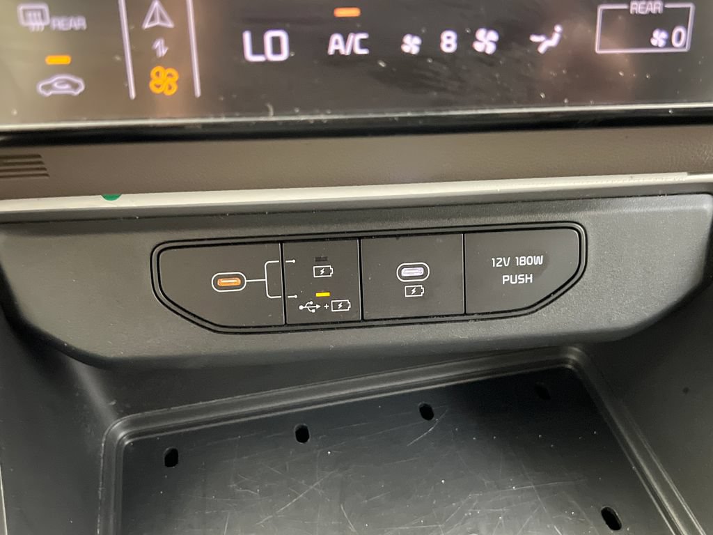 Used 2025 Kia Carnival FWD image 62