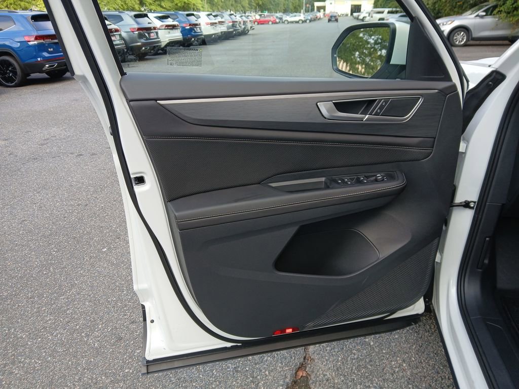 New 2026 Volkswagen Atlas Cross Sport SE image 10