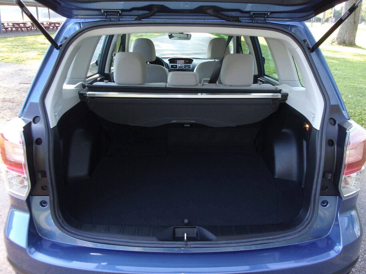 Used 2017 Subaru Forester 2.5i w/ Alloy Wheel Package image 9