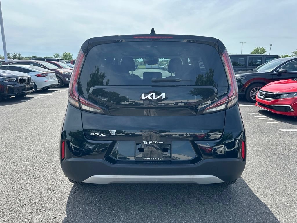Used 2023 Kia Soul S FWD image 7
