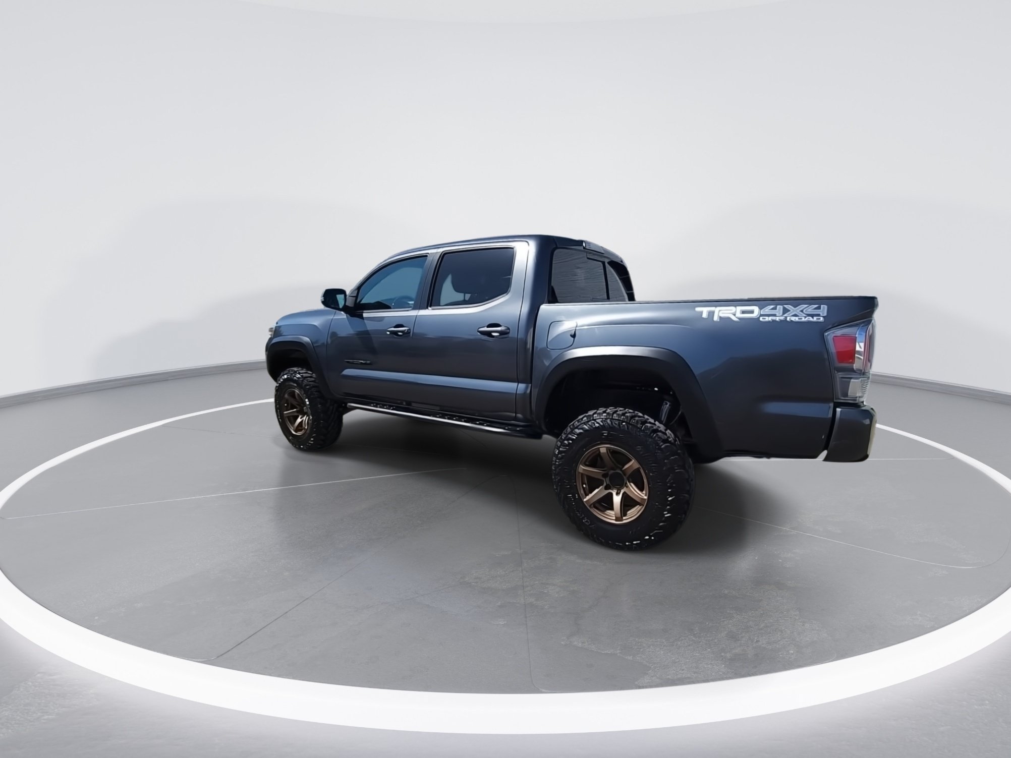 Used 2020 Toyota Tacoma TRD Off-Road w/ Technology Package AWD/4WD image 6